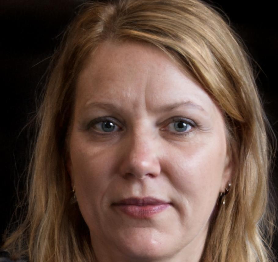 Ines Ferriol, mobile game localization specialist